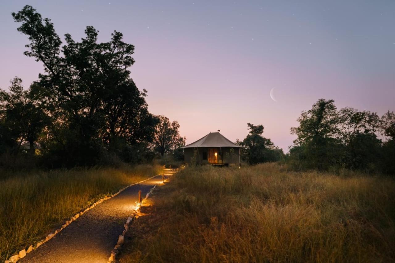 Trees N Tigers, Tadoba Hotel Kolara ภายนอก รูปภาพ